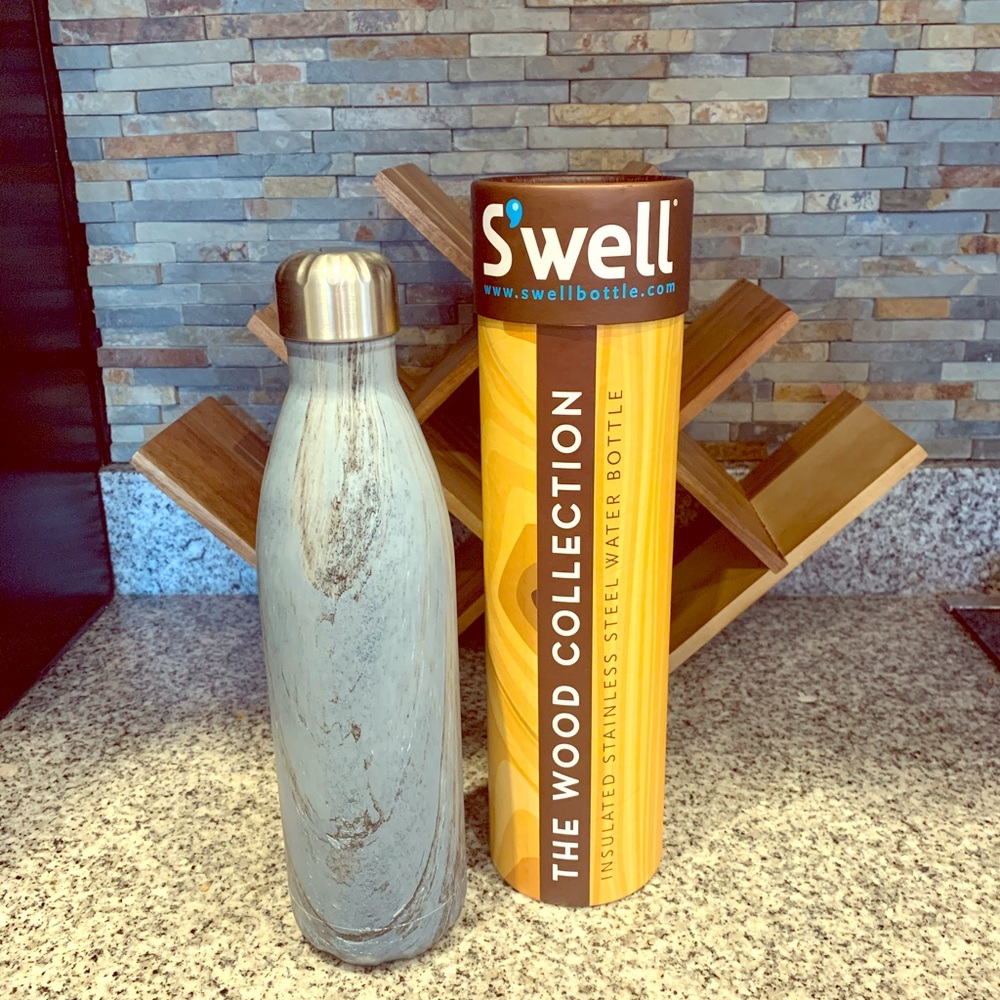 Swell water bottle